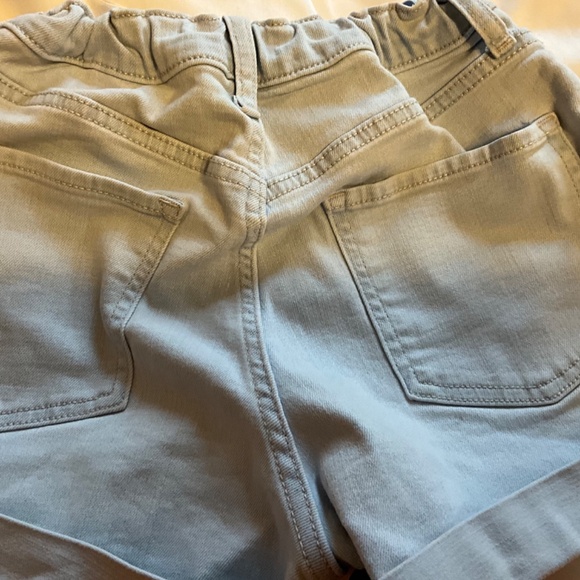 Old Navy Girl’s Light Washed Button Up Shorts - Picture 2 of 5